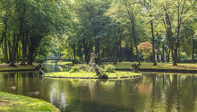 Bild: Kanal mit Schwaneninsel