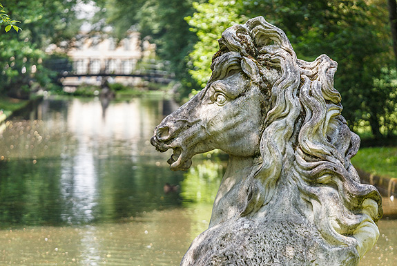 Bild: Skulptur "Wasserross"