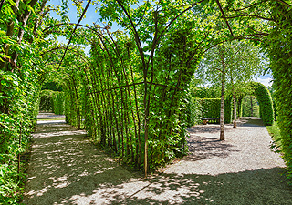 Bild: Labyrinth im Schlosspark Fantaisie