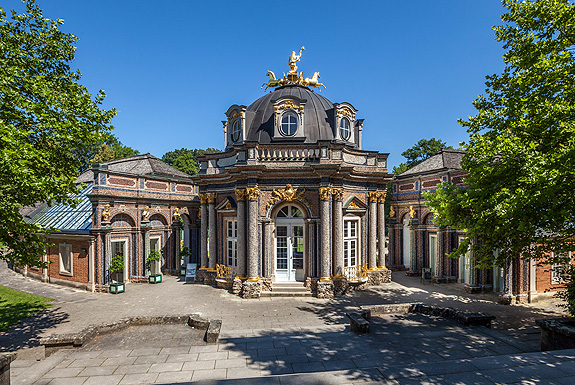 externer Link zum Sonnentempel im Neuen Schloss Eremitage