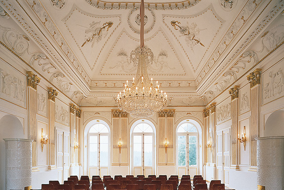 externer Link zum Weißer Saal in Schloss Fantaisie