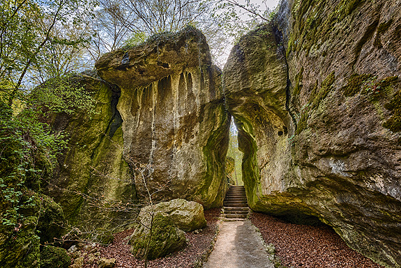 Bild: Gespaltener Felsen