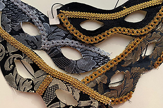 Bild: Selbst gebastelte Ballmasken